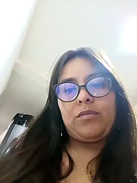 Snapshot of Ixchel_Anaid chatting on 02/15/25, 04:12 Ixchel Anaid online show from 02/15/25, 04:12