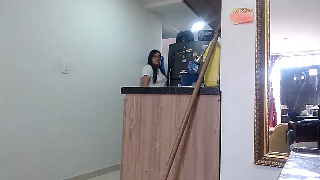 Snapshot of Ixchel_Anaid chatting on 03/01/25, 12:56 Ixchel Anaid online show from 03/01/25, 12:56