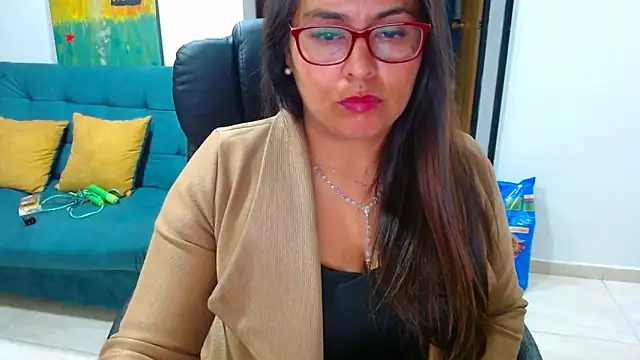 Snapshot of Ixchel_Anaid chatting on 03/06/25, 08:37 Ixchel Anaid online show from 03/06/25, 08:37