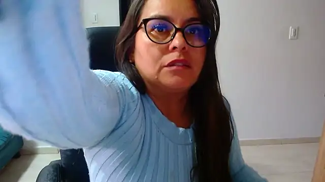 Snapshot of Ixchel_Anaid chatting on 03/13/25, 09:05 Ixchel Anaid online show from 03/13/25, 09:05