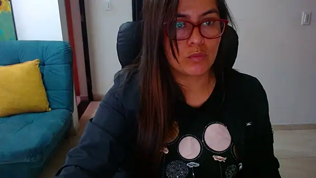 Snapshot of Ixchel_Anaid chatting on 03/17/25, 09:23 Ixchel Anaid online show from 03/17/25, 09:23