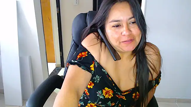Snapshot of Ixchel_Anaid chatting on 09/27/25, 02:44 Ixchel Anaid online show from 09/27/25, 02:44