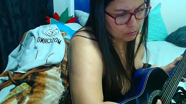 Snapshot of Ixchel_Anaid chatting on 10/19/25, 02:23 Ixchel Anaid online show from 10/19/25, 02:23
