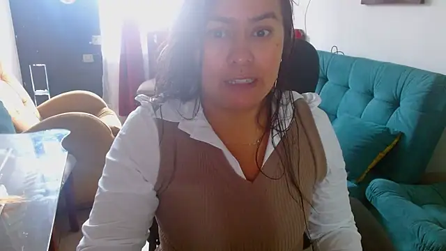 Ixchel Anaid online show from 04/20/26, 12:30