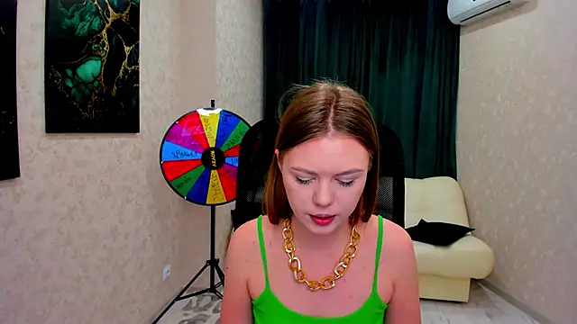 Strawberrye online show from 03/12/25, 09:44