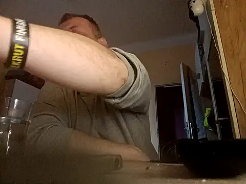 Snapshot of MrWhitePL chatting on 02/15/25, 02:44 MrWhitePL online show from 02/15/25, 02:44