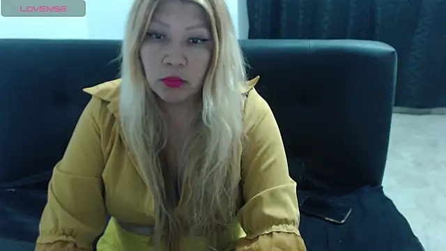 Dulce-Bella online show from 12/12/24, 07:48