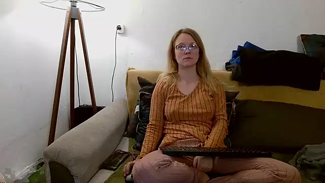 little-leni online show from 01/13/26, 07:19