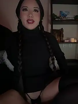 Amanita Bloom online show from 02/01/25, 02:37