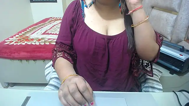 Snapshot of Shanvi_ chatting on 02/19/25, 03:28 Shanvi online show from 02/19/25, 03:28