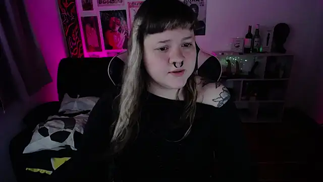 Snapshot of Bdsm_and_fries chatting on 07/10/26, 03:36 Bdsm and fries online show from 07/10/26, 03:36