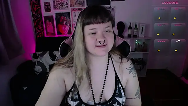 Snapshot of Bdsm_and_fries chatting on 07/23/26, 03:43 Bdsm and fries online show from 07/23/26, 03:43