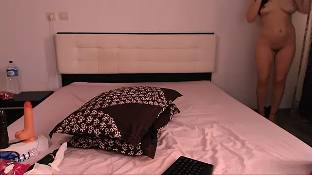 DaryanaRed08 online show from 02/16/25, 11:38