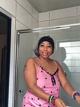 CurvyDesire1 online show from 10/17/25, 05:54