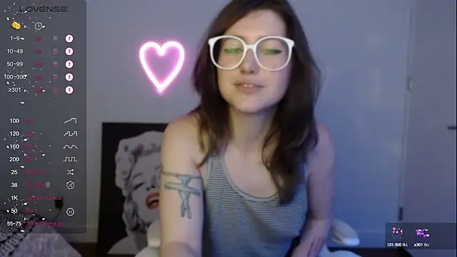 Snapshot of PlayfulApril chatting on 12/17/24, 11:16 PlayfulApril online show from 12/17/24, 11:16