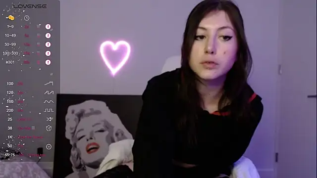 Snapshot of PlayfulApril chatting on 02/11/25, 01:41 PlayfulApril online show from 02/11/25, 01:41