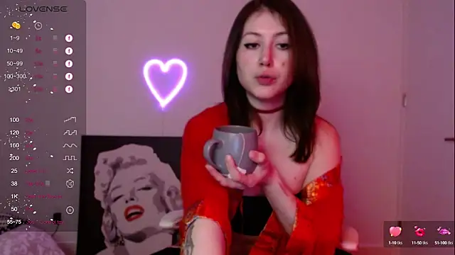 Snapshot of PlayfulApril chatting on 02/13/25, 01:29 PlayfulApril online show from 02/13/25, 01:29