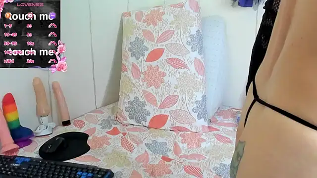 Snapshot of elise_mouris chatting on 11/14/25, 04:33 elise mouris online show from 11/14/25, 04:33