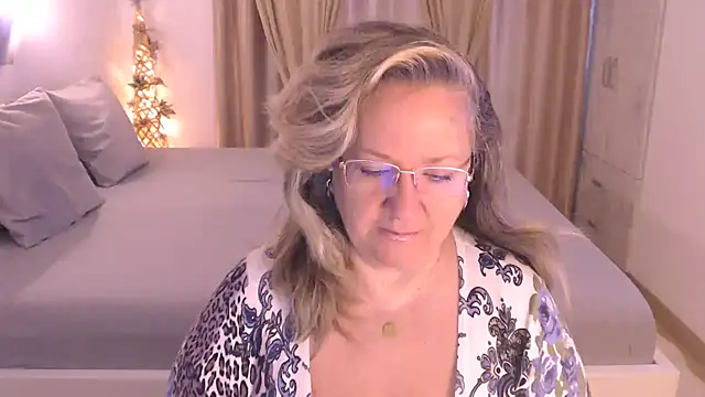 Raisshy online show from 11/19/25, 06:57