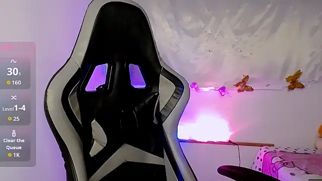 ninatiny online show from 11/15/25, 08:55