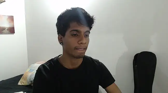 Snapshot of stevenosori chatting on 02/14/25, 01:02 stevenosori online show from 02/14/25, 01:02