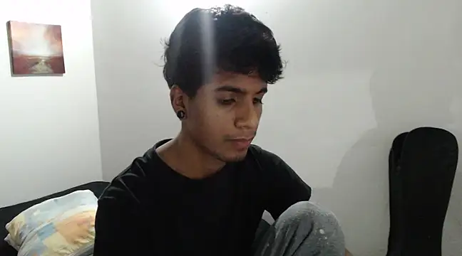 Snapshot of stevenosori chatting on 02/15/25, 01:31 stevenosori online show from 02/15/25, 01:31