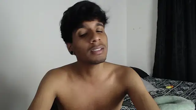 Snapshot of stevenosori chatting on 10/19/25, 12:33 stevenosori online show from 10/19/25, 12:33