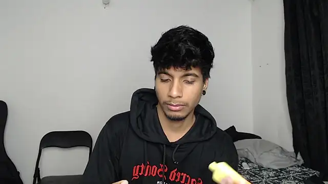 Snapshot of stevenosori chatting on 10/28/25, 02:26 stevenosori online show from 10/28/25, 02:26