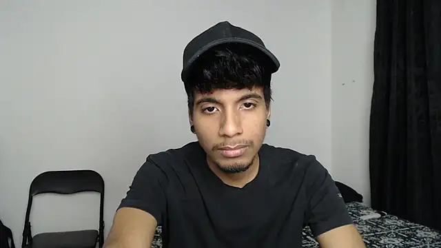 Snapshot of stevenosori chatting on 11/02/25, 02:14 stevenosori online show from 11/02/25, 02:14