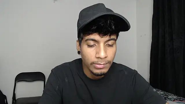 Snapshot of stevenosori chatting on 11/04/25, 04:44 stevenosori online show from 11/04/25, 04:44