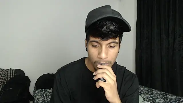 Snapshot of stevenosori chatting on 11/11/25, 10:48 stevenosori online show from 11/11/25, 10:48