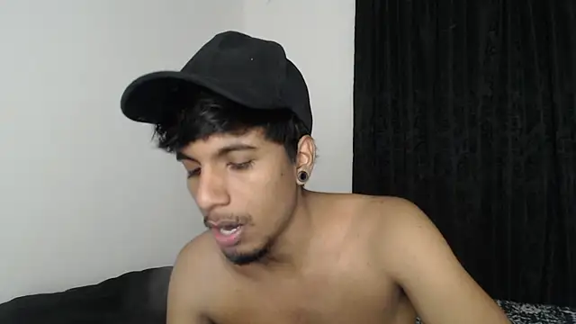 Snapshot of stevenosori chatting on 11/15/25, 03:04 stevenosori online show from 11/15/25, 03:04