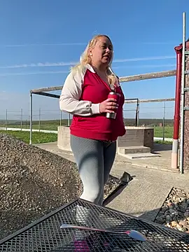 SabinaSweety online show from 04/16/26, 06:03