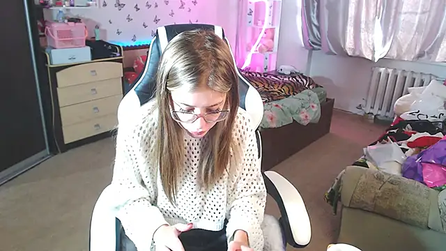 Kira honeyy online show from 03/06/25, 04:41