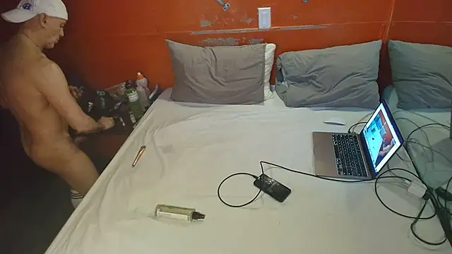 MikyFoxx online show from 01/01/25, 02:51