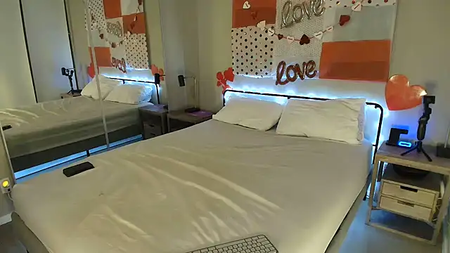 MikyFoxx online show from 02/18/25, 02:49