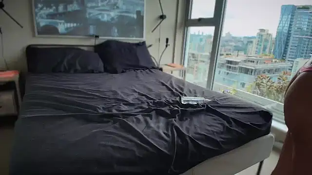 MikyFoxx online show from 10/16/25, 06:31