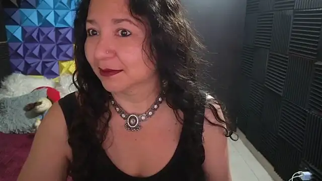 katifoxx online show from 11/18/25, 04:11