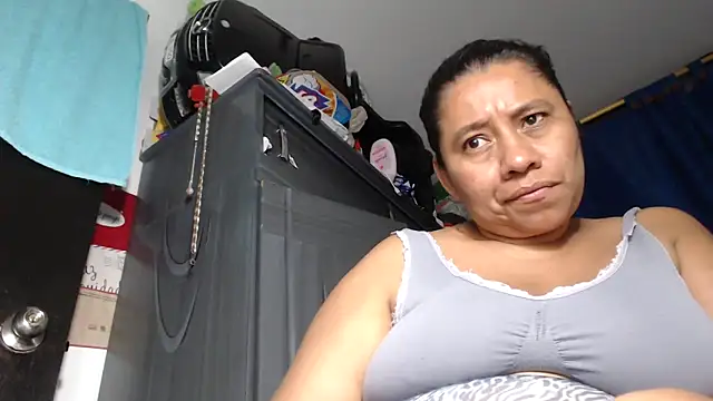 adrixxx38 online show from 03/28/26, 02:44