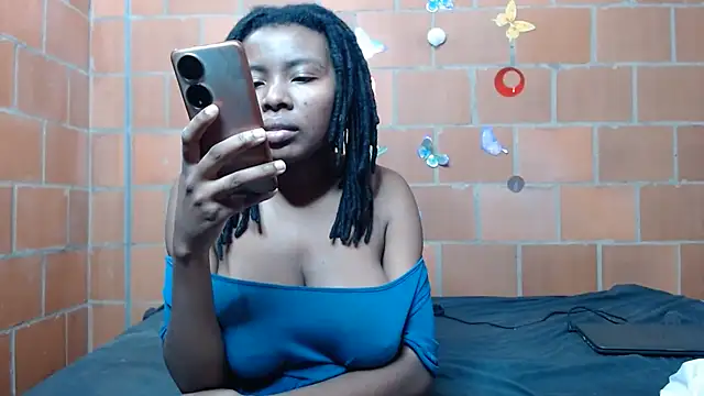 Snapshot of Magaharper10 chatting on 07/19/26, 06:44 Magaharper10 online show from 07/19/26, 06:44
