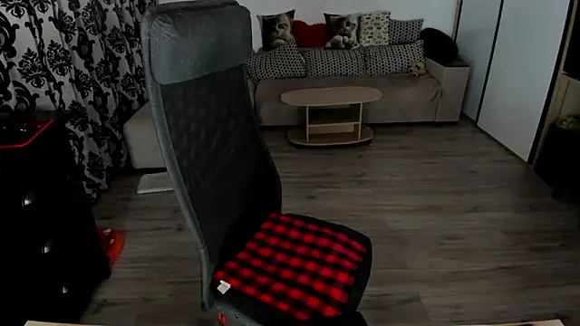 Charlotte Diamonds online show from 04/22/26, 03:53