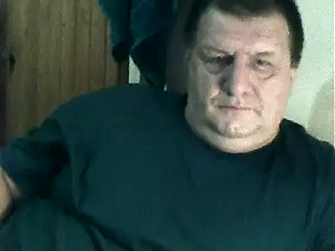 Snapshot of Vyrtous579 chatting on 12/18/24, 03:44 Vyrtous579 online show from 12/18/24, 03:44