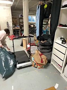 Clara-xoxo online show from 11/19/25, 03:12