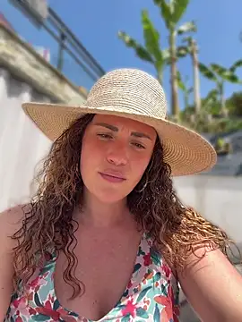 Clara-xoxo online show from 04/23/26, 11:42