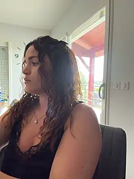 Clara-xoxo online show from 06/16/26, 12:52