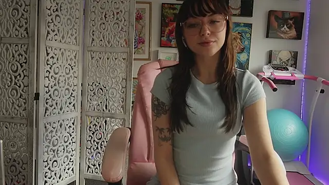 Snapshot of makiyahbelle chatting on 06/11/26, 03:04 makiyahbelle online show from 06/11/26, 03:04
