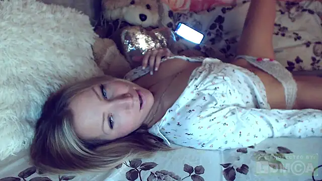 Snapshot of mimmi_ chatting on 01/27/25, 11:11 mimmi online show from 01/27/25, 11:11