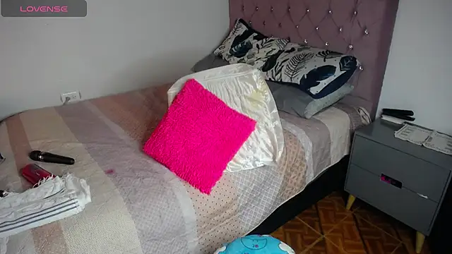 cristin doll  online show from 02/10/25, 05:30