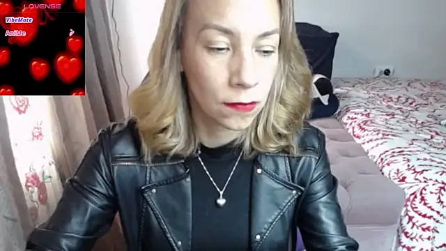 cristin doll  online show from 02/06/26, 07:17