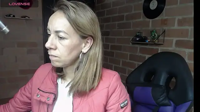 cristin doll  online show from 04/13/26, 01:49